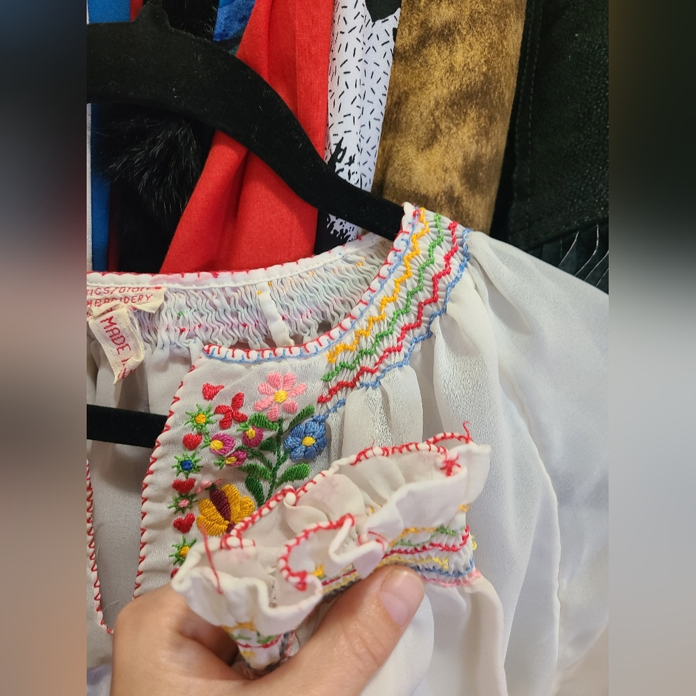 The Dorottya Vintage 60s Embroidered Hungarian Blouse M - Picture 10 of 14